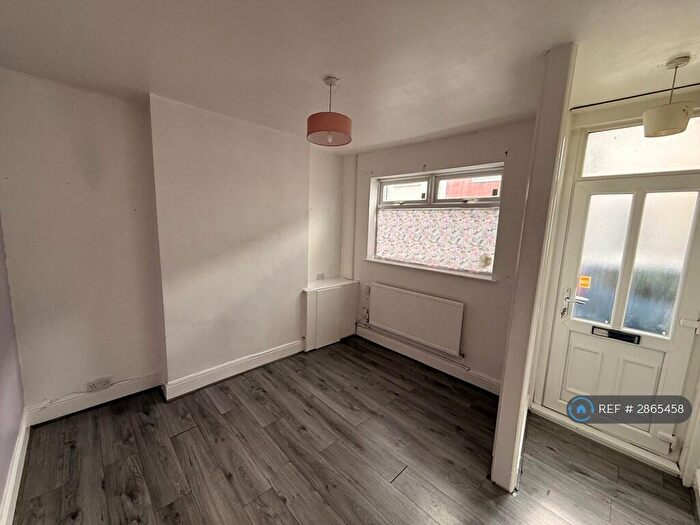 3 Bedroom Terraced House To Rent In Rutland St, Grimsby, DN32