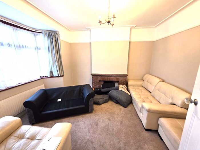 3 Bedroom Property To Rent In Littlemoor Road, Ilford, IG1