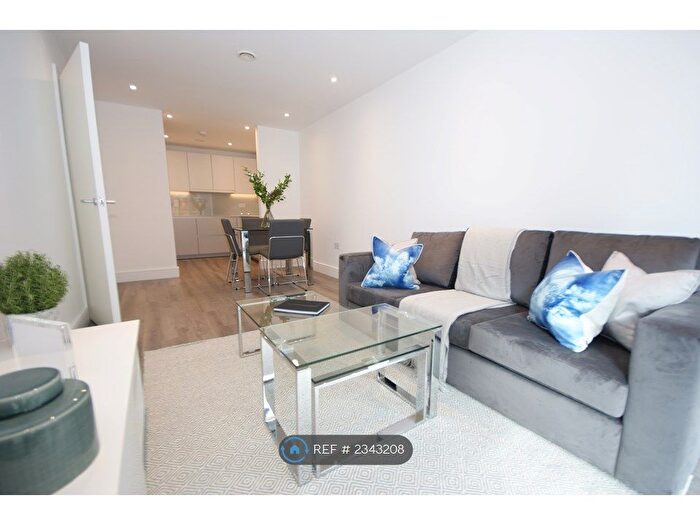 2 Bedroom Flat To Rent In Gaumont Place, London, SW2
