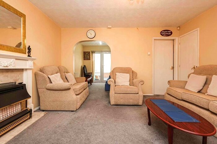 4 Bedroom Detached House For Sale In Small Close, Smethwick, West Midlands, B67