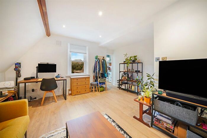 1 Bedroom Flat For Sale In Thicket Road, Crystal Palace, London, SE20