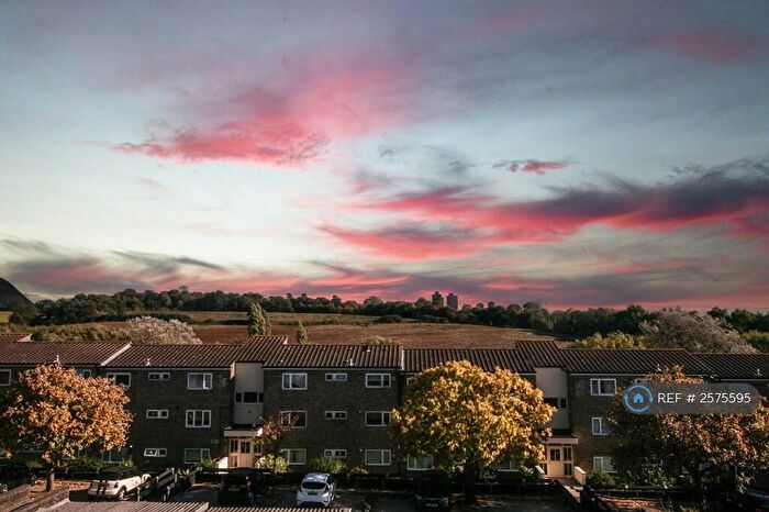 3 Bedroom Flat To Rent In Woodcock Close, Colchester, CO4