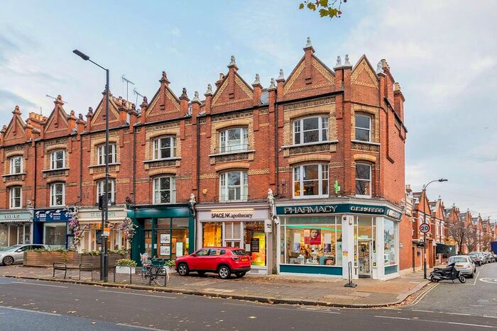 3 Bedroom Flat To Rent In New Kings Road, Fulham, London SW6