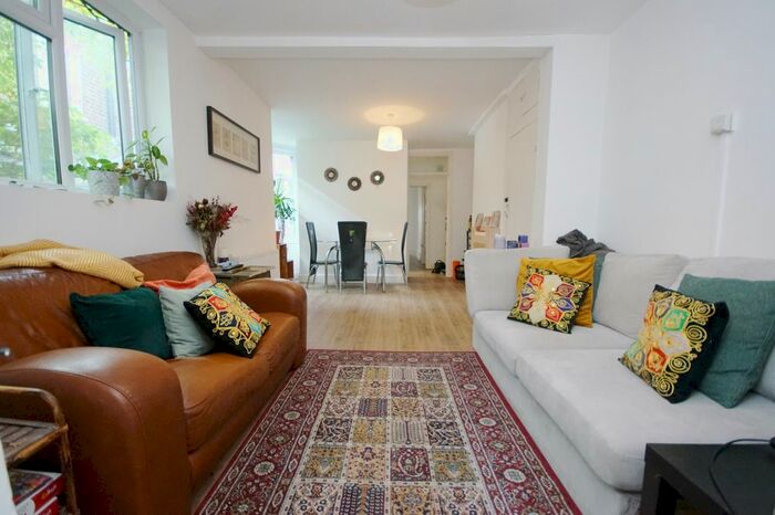 2 Bedroom Flat To Rent In Raleigh Road, Turnpike Lane, N8