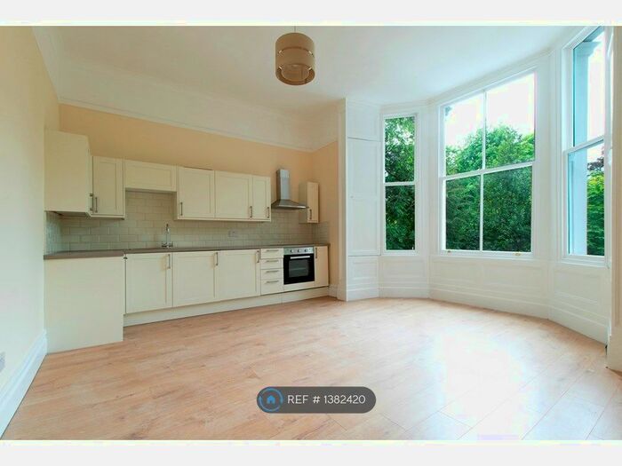 2 Bedroom Flat To Rent In Parkfield Road, Aigburth, Liverpool, L17