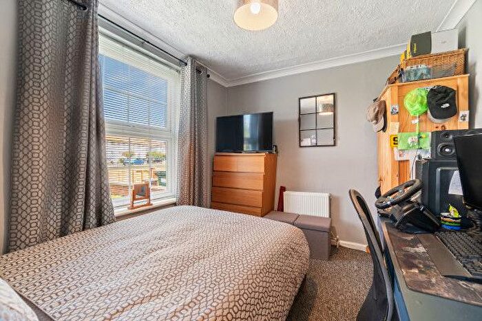 3 Bedroom Terraced House For Sale In Blundell Road, Edgware, HA8