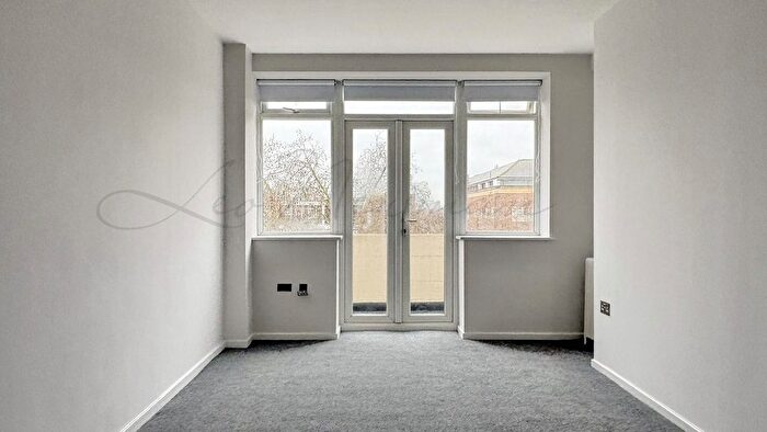 1 Bedroom Flat To Rent In Wellesley Court, Maida Vale, W9