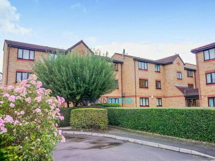 1 Bedroom Flat To Rent In Lowestoft Drive, Burnham, Slough SL1