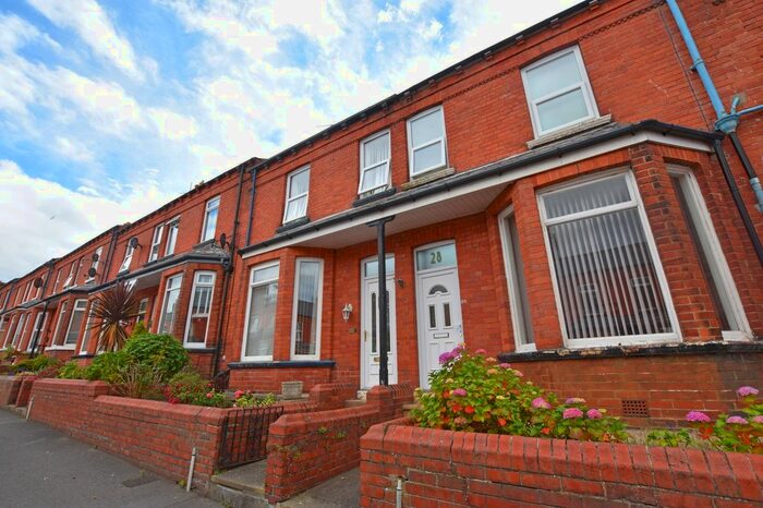 3 Bedroom Terraced House For Sale In Beechville Avenue, Scarborough, YO12