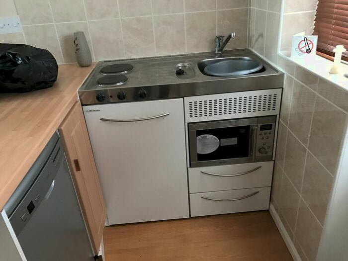 1 Bedroom Flat To Rent In Beavers Lane, Hounslow TW4