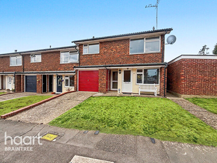 2 Bedroom Flat For Sale In Carrington Way, Braintree, CM7