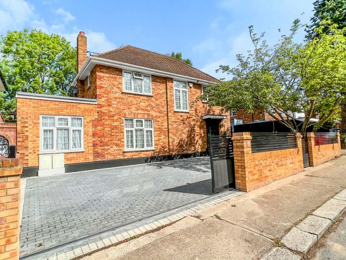 4 Bedroom Detached House To Rent In Sudbury Hill Close, Wembley, HA0
