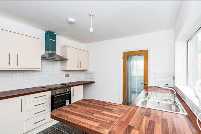 4 Bedroom Terraced House To Rent In Vicarage Road, SA6