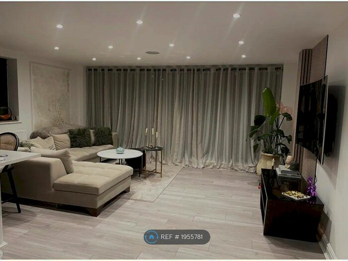 2 Bedroom Flat To Rent In Northolt, London, HA2