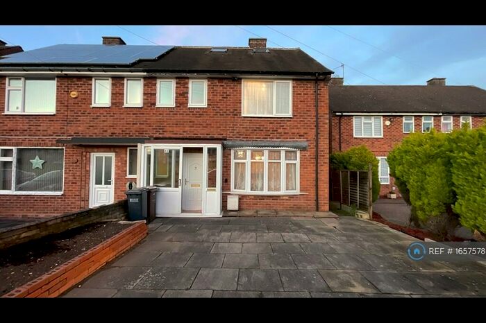 3 Bedroom Semi-Detached House To Rent In Heath Gardens, Solihull, B91