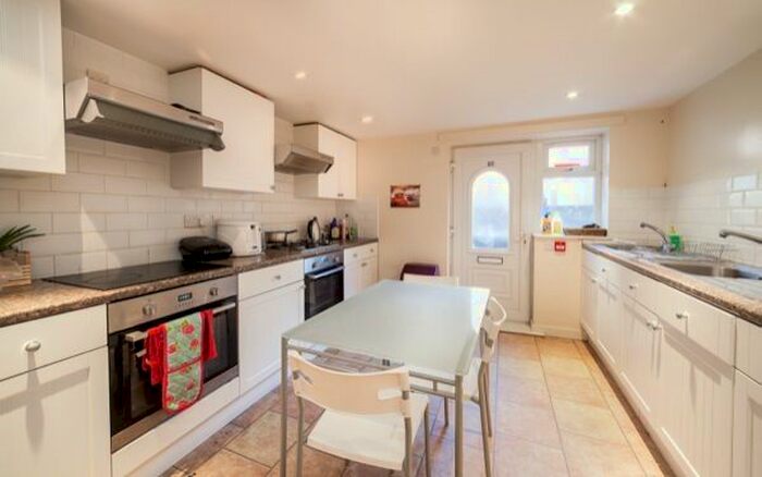 9 Bedroom Terraced House To Rent In Winston Gardens, Leeds, Headingley LS6