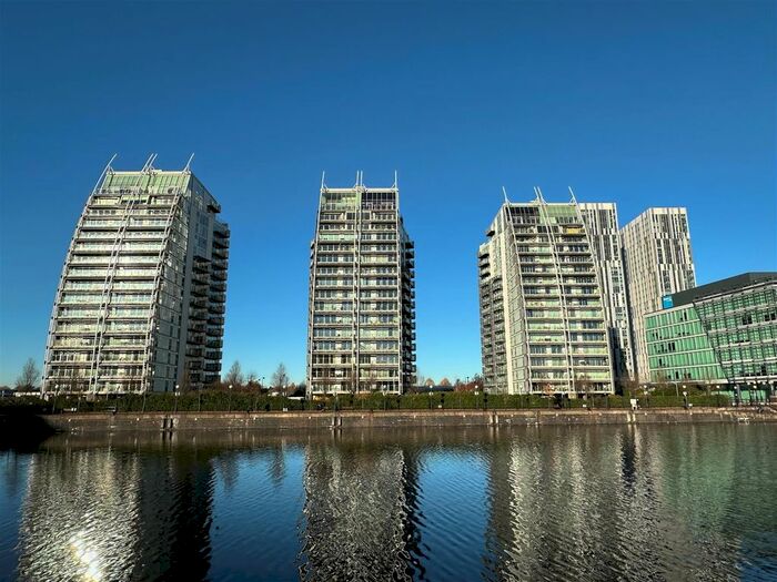 2 Bedroom Flat To Rent In Nv Buildings, The Quays, Salford, M50