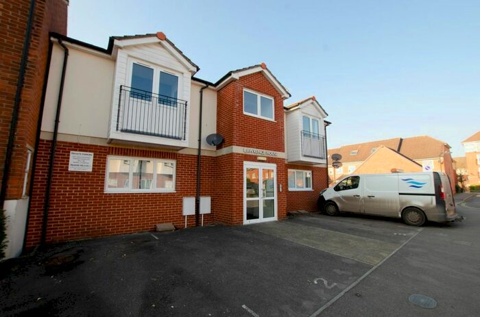 1 Bedroom Flat To Rent In Lawrence House, Causton Gardens, Eastleigh, SO50