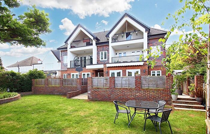2 Bedroom Flat For Sale In Princewood Court, Woodmere Avenue, Shirley, CR0
