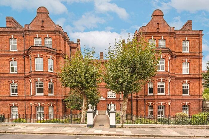 2 Bedroom Flat For Sale In Queen's Club Gardens, West Kensington, W14