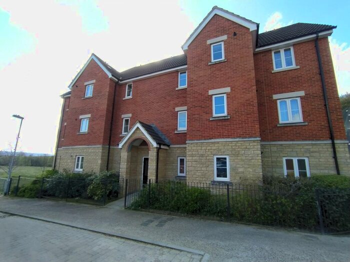2 Bedroom Flat To Rent In Knights Maltings, Frome, BA11