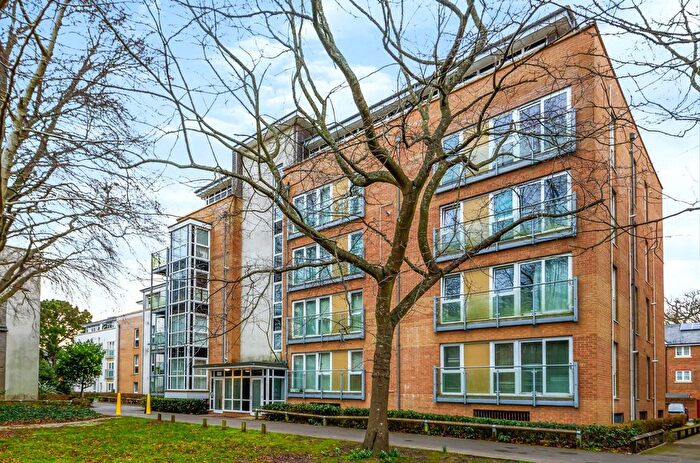 1 Bedroom Flat To Rent In Suttones Place, Southampton, Hampshire, SO15