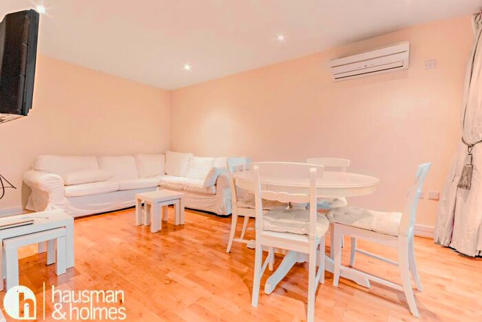 2 Bedroom Flat To Rent In Peaberry Court, Hendon, NW4