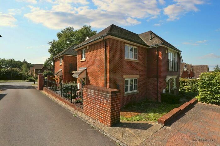 1 Bedroom Semi-Detached House For Sale In Pine Lea, Bishops Waltham, SO32