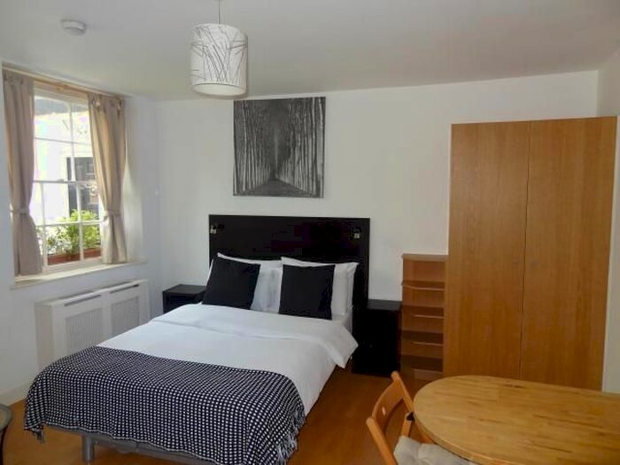 Studio To Rent In Cartwright Gardens, Bloomsbury, London, WC1H