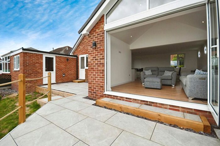 3 Bedroom Detached Bungalow To Rent In Chartwell Avenue, Wingerworth, Chesterfield, S42