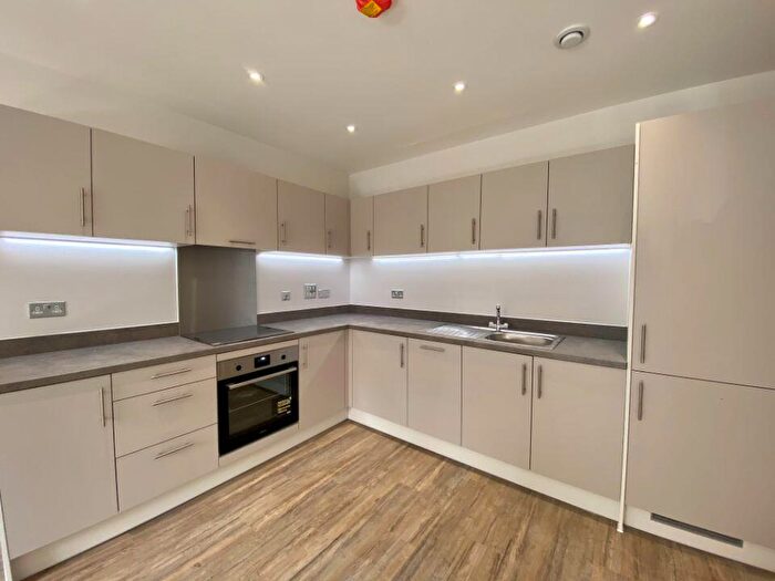 1 Bedroom Flat To Rent In Emerald Avenue, Fleet, Hampshire, GU51