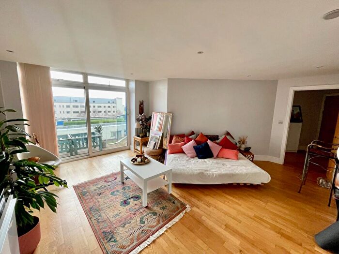 1 Bedroom Apartment To Rent In Woodlands, Hayes Point, Sully, CF64