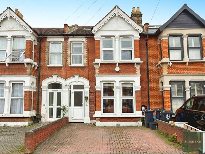 5 Bedroom Terraced House For Sale In Ingleby Road, Ilford, IG1