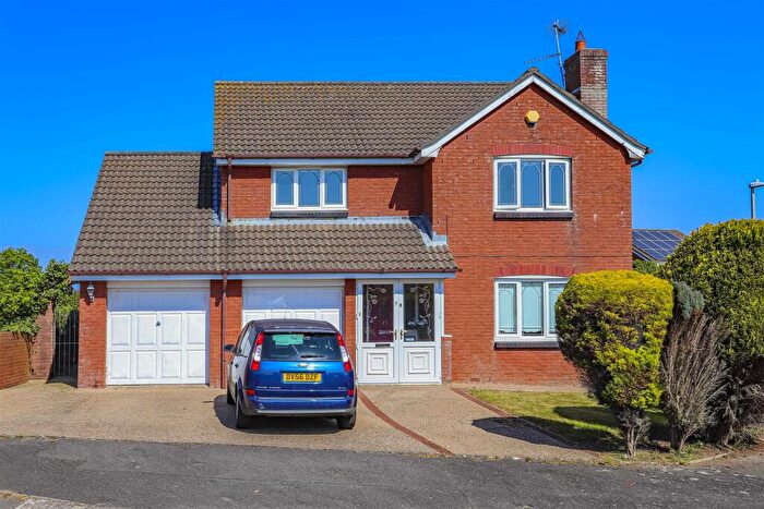 4 Bedroom Detached House For Sale In Celtic Way, Rhoose, Barry, CF62