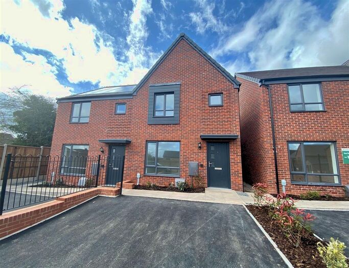 3 Bedroom Semi-Detached House To Rent In Ryle Way, Malvern, WR14