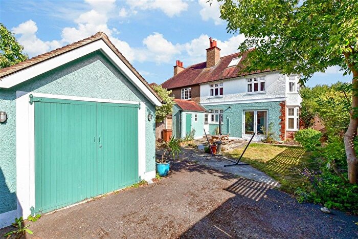 3 Bedroom Semi-Detached House For Sale In Irvine Road, Littlehampton, West Sussex, BN17