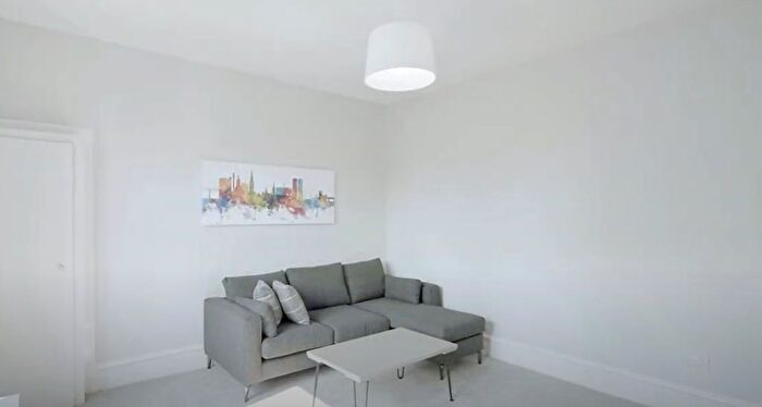 2 Bedroom Flat To Rent In Erskine Street, Stobswell, Dundee, DD4