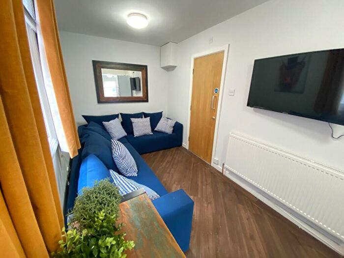 7 Bedroom Flat To Rent In Mount Pleasant, Liverpool, Merseyside, L3