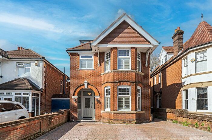 5 Bedroom Detached House For Sale In Shirley Avenue, Southampton, SO15