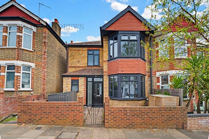 3 Bedroom Terraced House For Sale In Kingsley Avenue, Ealing, W13