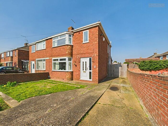 3 Bedroom Semi-Detached House For Sale In Poulter Avenue, Peterborough, PE2