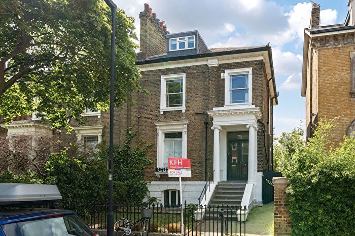1 Bedroom Flat For Sale In Guildford Road, Stockwell, London, SW8