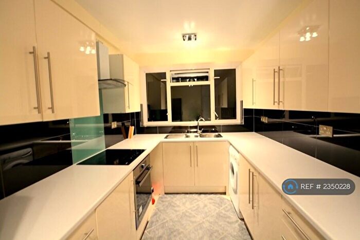 3 Bedroom End Of Terrace House To Rent In Saville Road, London, E16