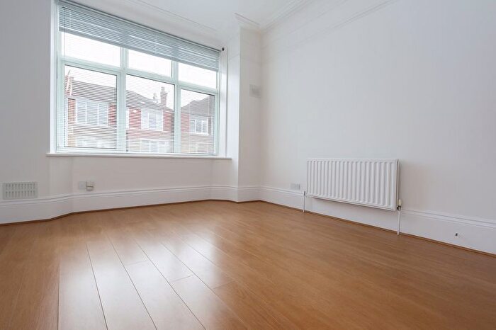 1 Bedroom Flat To Rent In Sidney Avenue, N13