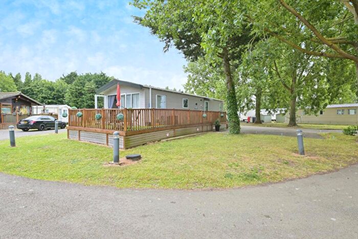 3 Bedroom Detached House For Sale In Crow Lane, Little Billing, Northampton, Northamptonshire, NN3