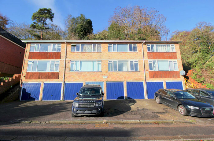 1 Bedroom Apartment To Rent In Garlands Road, Redhill, RH1