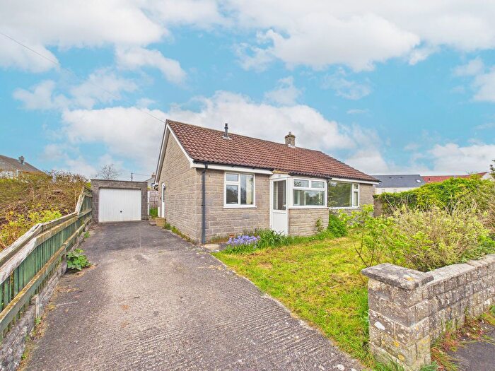 2 Bedroom Bungalow For Sale In Maypole Knap, Somerton, TA11