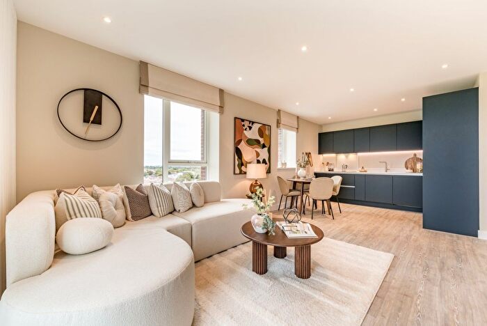 1 Bedroom Flat For Sale In Lampton Parkside, Lampton Road, TW3