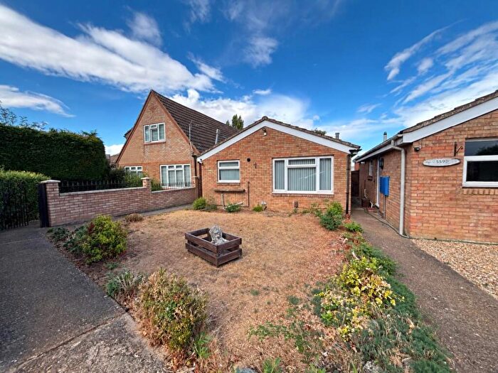 2 Bedroom Detached Bungalow For Sale In Kettering Road North, Spinney Hill, Northampton, NN3
