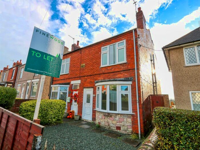 3 Bedroom Semi-Detached House To Rent In Williamthorpe Road, North Wingfield, Chesterfield, Derbyshire, S42